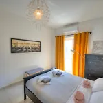 Charming 2 Bedroom Close To Junior College Etus1-1 *