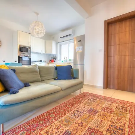 Charming 2 Bedroom Close To Junior College Etus1-1 Daire Msida
