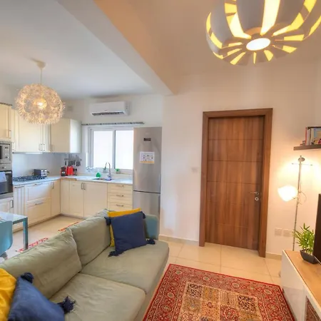Charming 2 Bedroom Close To Junior College Etus1-1 Msida