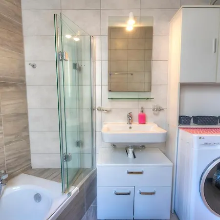Charming 2 Bedroom Close To Junior College Etus1-1 Msida