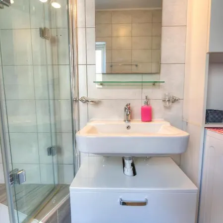 Charming 2 Bedroom Close To Junior College Etus1-1 Daire Msida
