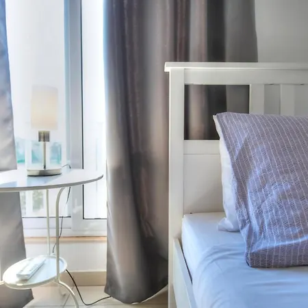 Charming 2 Bedroom Close To Junior College Etus1-1 Daire